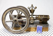 Sammlungsauflösung: Schöne Dampfmaschine mit Fliehkraftregler, Doppelschwungrad