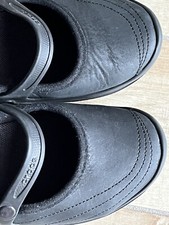 Crocs 39 W8 Wildleder Halbschuhe Ballerina Schwarz