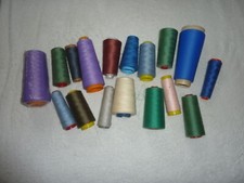 Konvolut - ca. 2kg verschiedene Nähgarn  Overlock  diverse Konen/Spulen