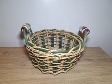 Obstkorb aus geflochtenem