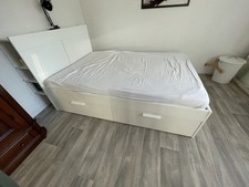 BRIMNES Bettgestell mit Schubladen und Regalkopfteil von Ikea + Lattenrost