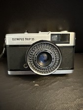 Olympus Trip 35 Filmkamera mit D. Zuiko 40 mm F/2.8 Objektiv - Problem mit roter Flagge