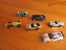  6 verschiedene Rennwagen aus