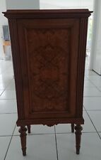 Antikes Schränkchen