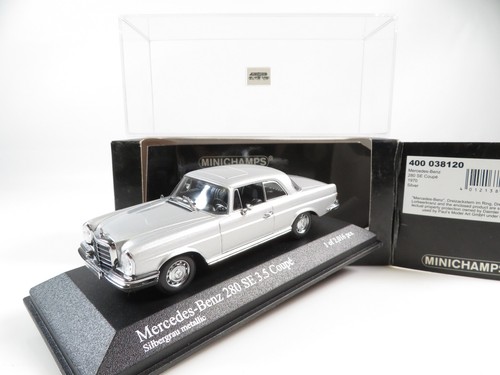 Minichamps 400038120 - 1:43,