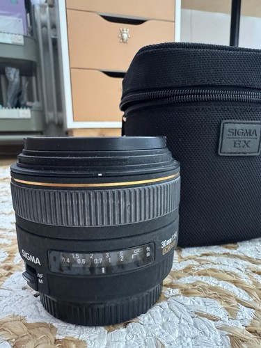 Sigma 30mm hsm - dc,