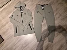 Nike Tech Fleece Liverpool