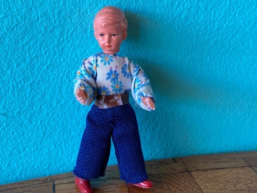Junge caco biegepuppe - caco,