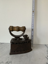  Kleines  Antikes Bügeleisen