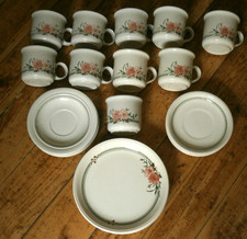 Steingut Keramik Teller Tassen usw " Staffordshire Tableware England "  ????