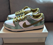 Nike SB Dunk Low x Alexis