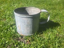 kleiner alter Zink Becher