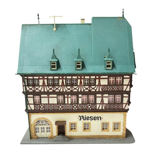 Spur kibri haus - n, ·