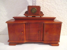 DDR, alte originale Puppenstuben-Anrichte, Buffet mit Schrankuhr, Holz !!!