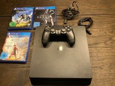 Playstation PS 4 mit drei