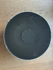 Beauty Dish Profoto Softlight Reflector White (100608) mit Grid (100609)