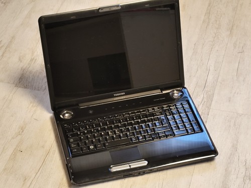 Toshiba satellite p300d - toshiba,