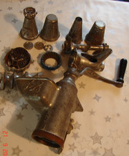 SOLIA 8 FLEISCH/TEIG/GEBÄCK/SAFT/MOHN KÜCHENMASCHIENE PRESSE REIBE  MANUELL ALT