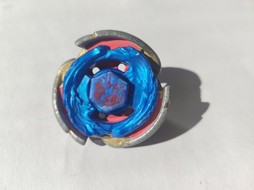 Hasbro beyblade metal - hasbro,