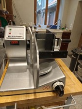 Wurst/Schinkenschneidemaschine aus Schlachtereibedarf