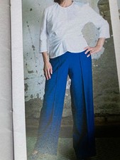 Weiße Bluse mit Wickeldetail