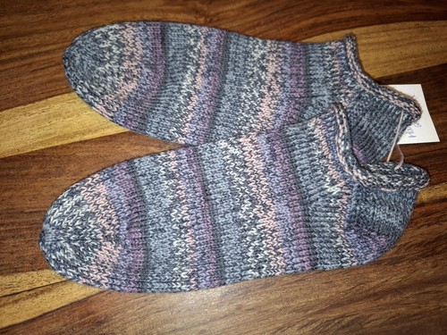Selbstgestrickte sneakersocken - selbstgestrickte,