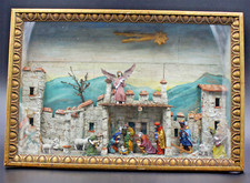 aussergewöhnlich schöne Kastenkrippe mit fein geschnitzten Figuren