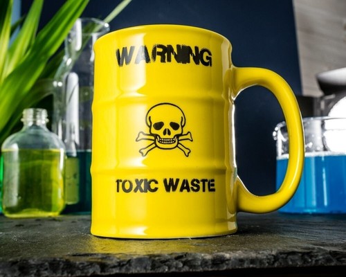 Warning toxic waste tasse - toxic,