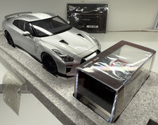 1/18 Motor Helix Nissan GTR (R35) 50th Anniversary Ultimate Metal Silver 233/599
