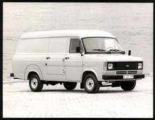 Fotografie Auto Ford Transit FT 100 L, Transporter / Kastenwagen, Modell 1978 