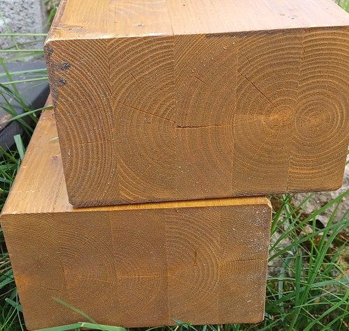 Massiver holzbalken kantholz - holzbalken,