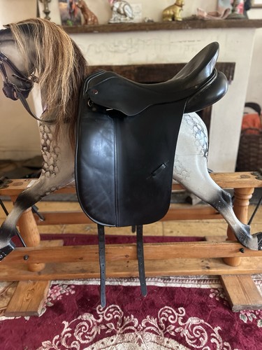 Albion dressursattel - 17,5,