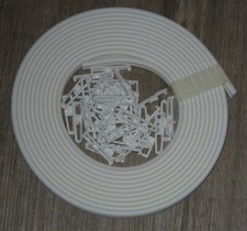 Leitplanke (4 m) und Leitplankenhalter (50 Stück) für Märklin Sprint Rennbahn