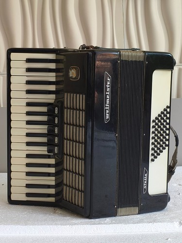 ++Piano accordions used music