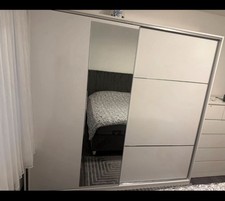 Kleiderschrank Schiebetüren