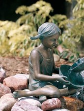 Bronzefigur Kind Sara 33cm