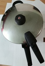 Fissler Schnellkochtopf  ca.Höhe Innerhalb 18,5 cm, Durchmesser 26 cm.