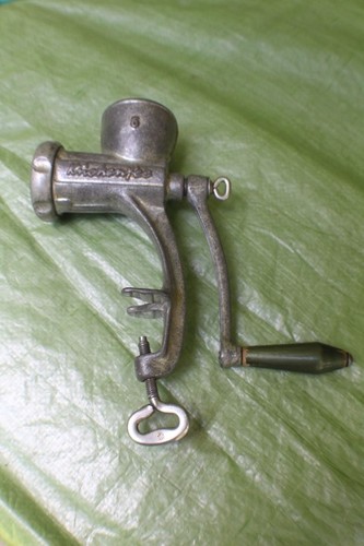 Omas alter vintage fleischwolf - omas,