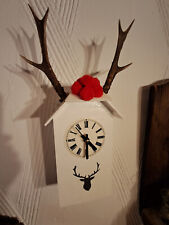 Moderne Kuckucksuhr weiß,Rehgeweih,Bollenhut,Quarz,Tradition trifft Zeitgeist