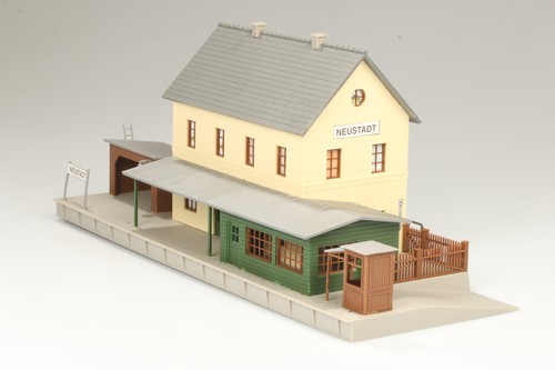 Piko bahnhof neustadt - h0,