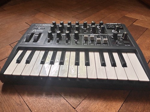 Arturia microbrute - arturia, –