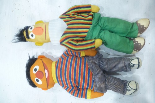 Ernie bert knickerbocker - &,