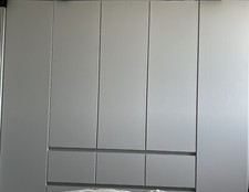 Kleiderschrank