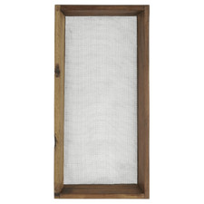 Kiste mit Maschendraht im