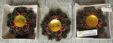 3 Weihnachtliche Kerzenhalter Gestecke mit Zapfen, Kunsttanne & Beeren für Innen
