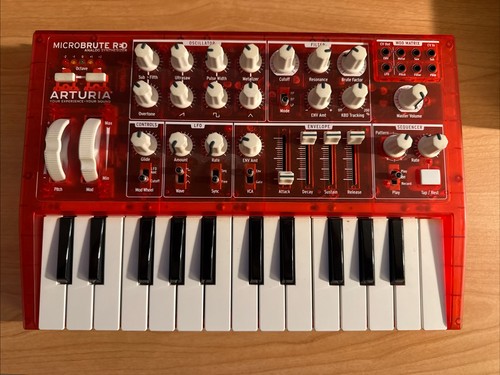 Arturia microbrute red - arturia,