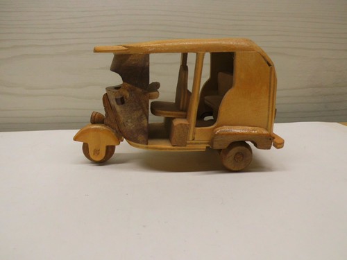 Holz tuk - tuk,, fahrzeug