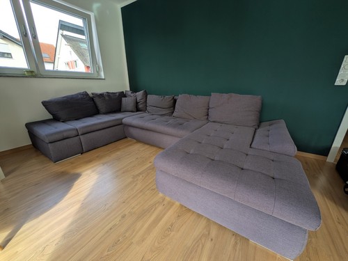 Graues sofa mit - graues,