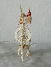 ALTES SPINNRAD - BAKELIT -