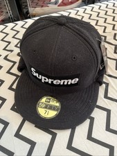 Supreme Logo New Era Black Cap Hat 7 5/8 Polartec m Ohrklappe